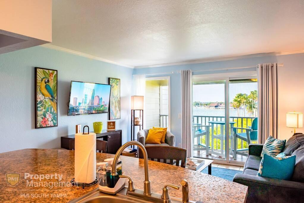 Tropical Serenity-Water View Heated Pool Tiki Bar Tampa Exterior photo