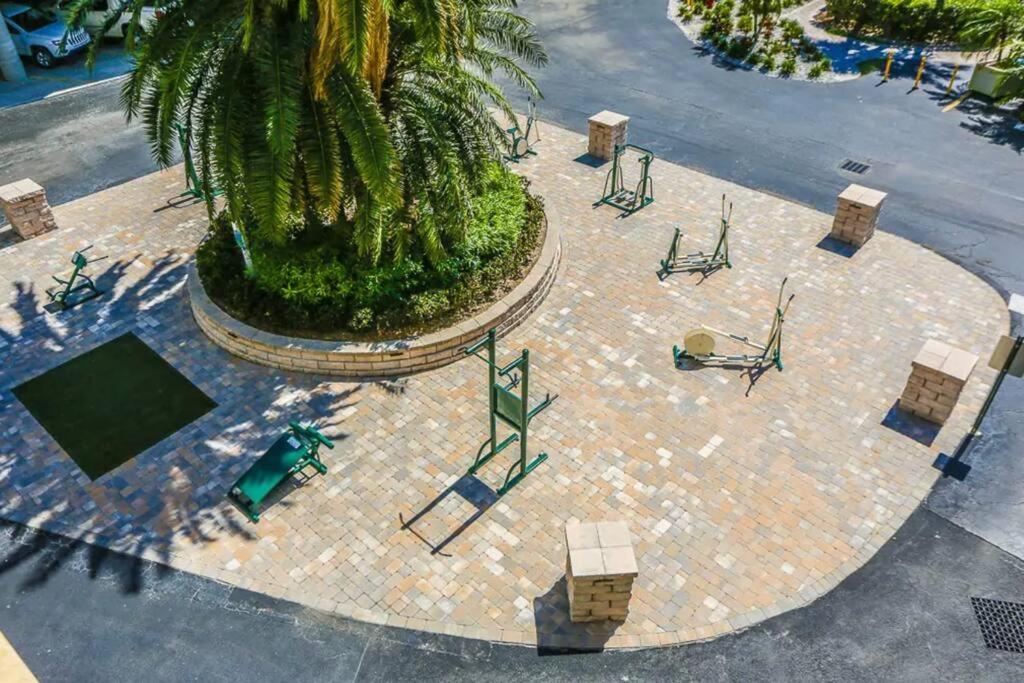 Tropical Serenity-Water View Heated Pool Tiki Bar Tampa Exterior photo